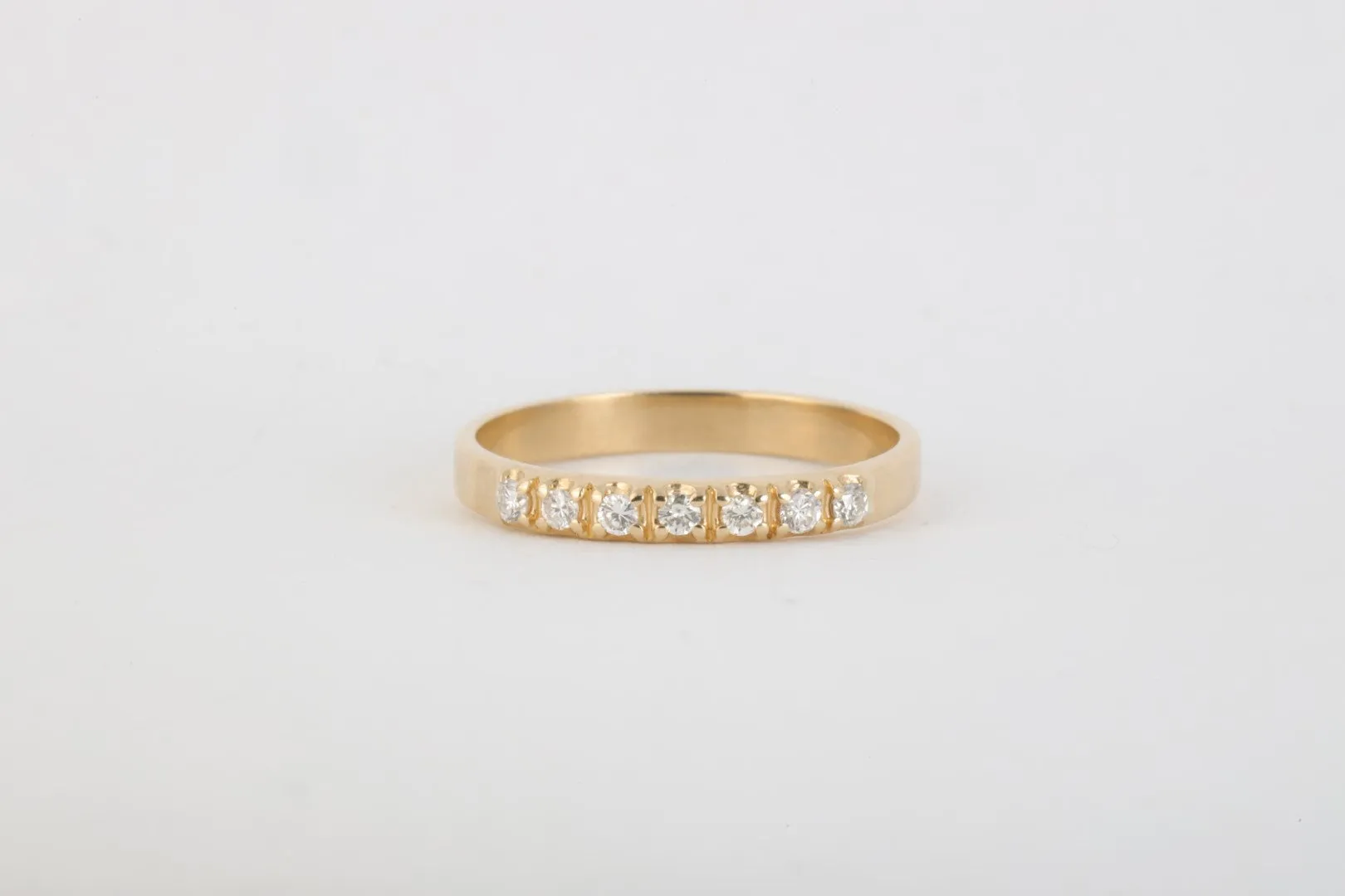 14k Yellow Gold 1.05ctw Diamond Wedding Band Size 6 (1.80g.)