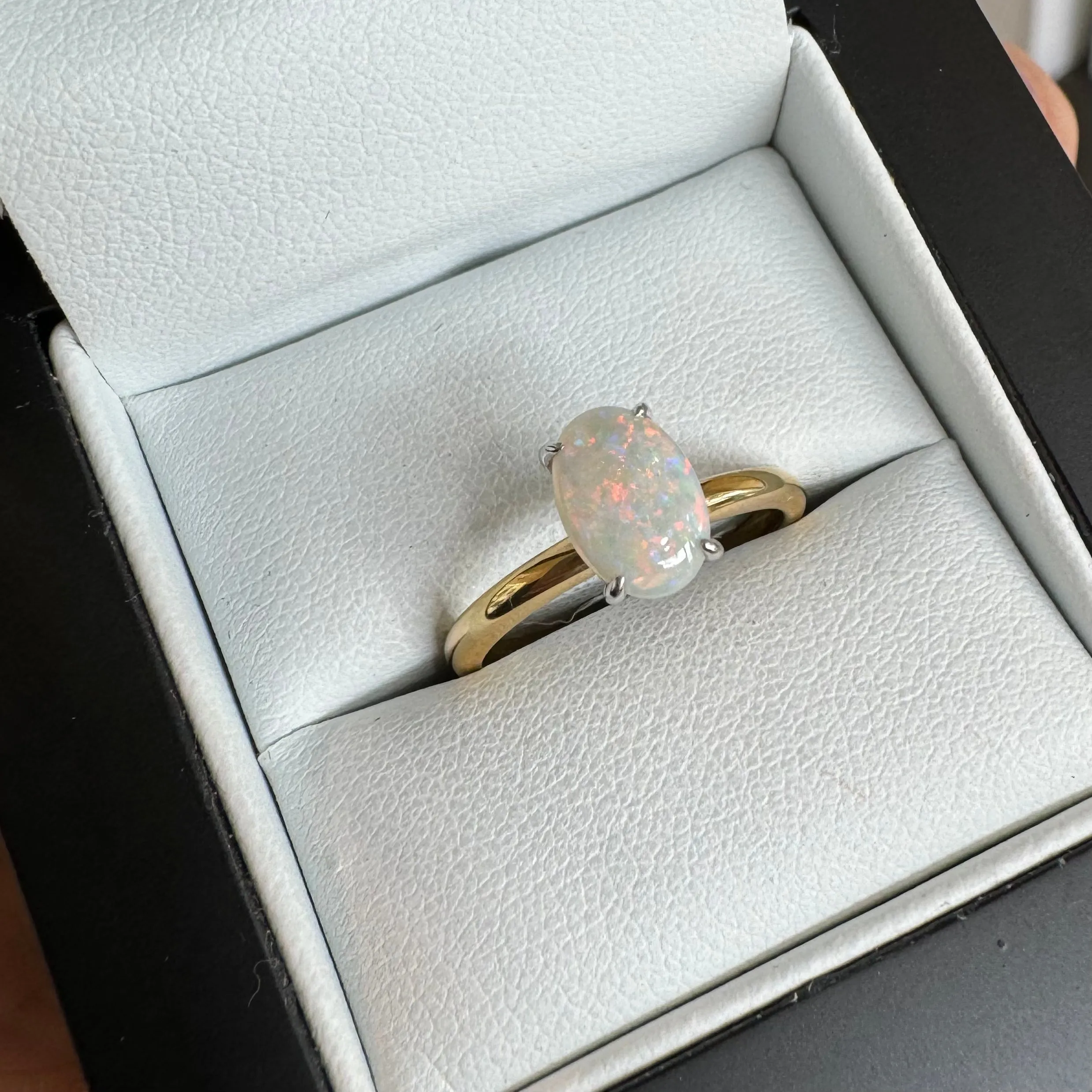 18ct Yellow Gold Solid Opal Ring