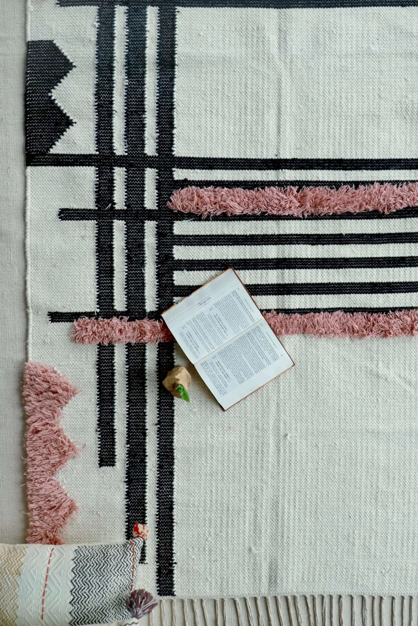 CHAUSA - HANDWOVEN RUG