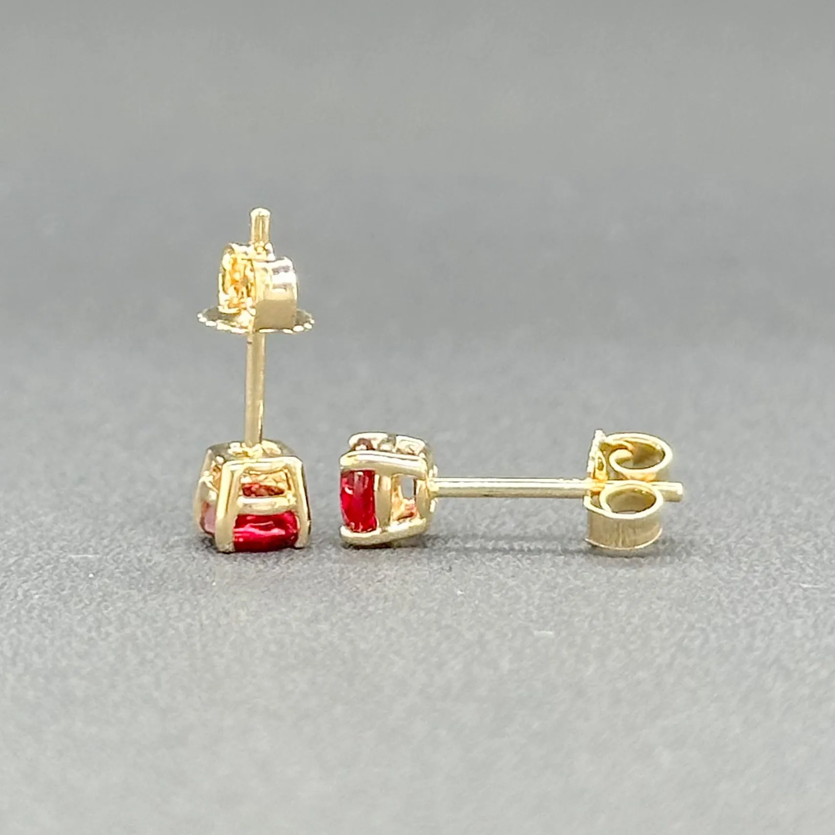 Estate 14K Y Gold 4mm 0.65ctw Ruby Stud Earrings