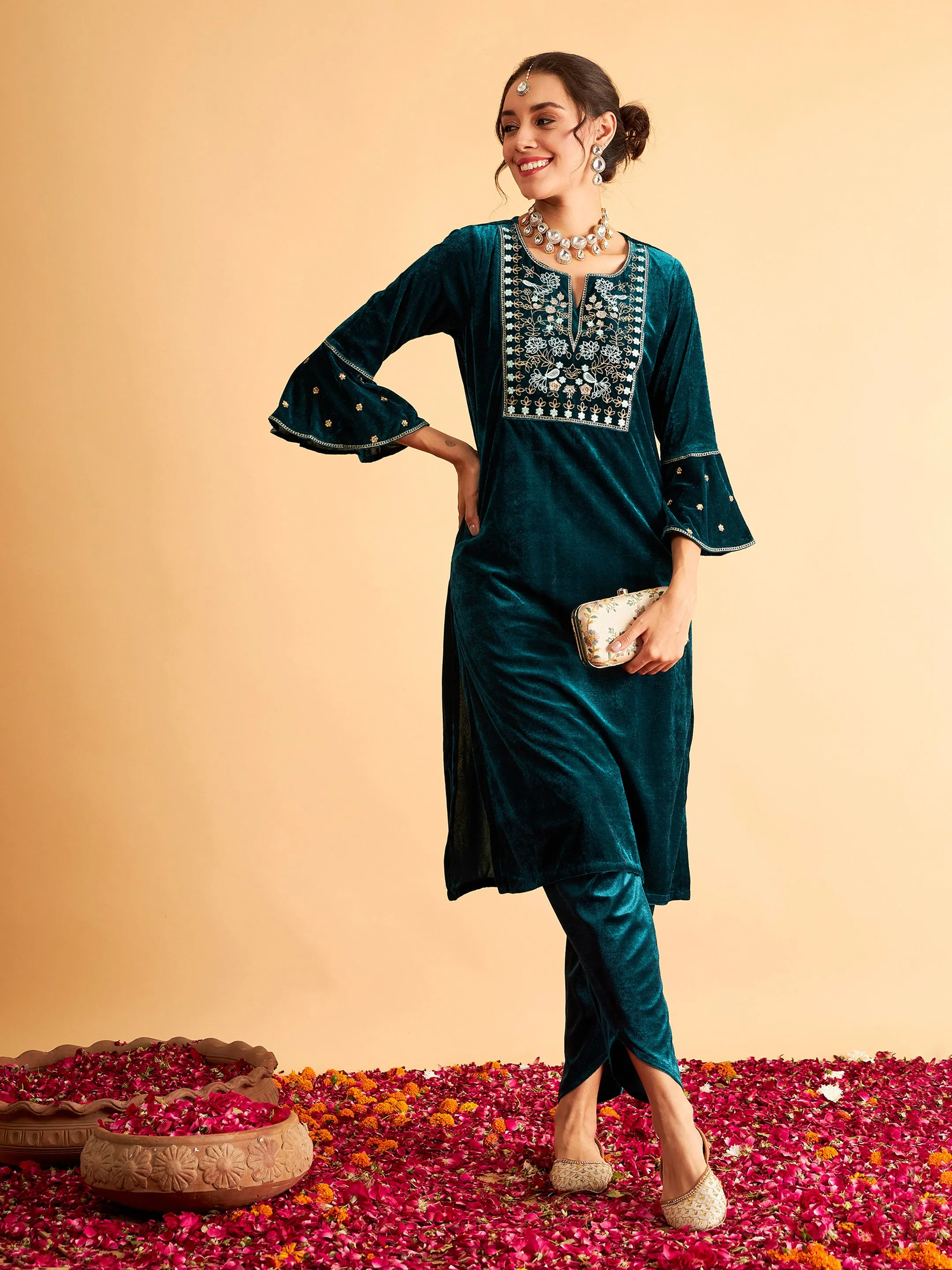 Green Velvet Flute Sleeve Embroidery Kurta