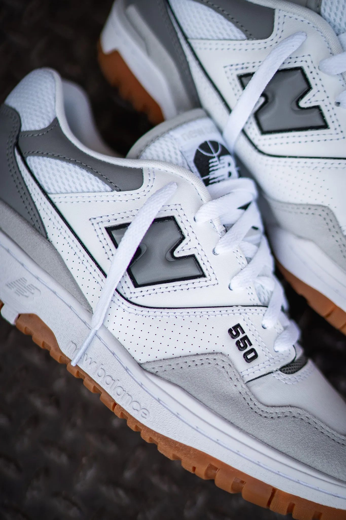 Mens New Balance 550 (White/Grey) - BB550ESC