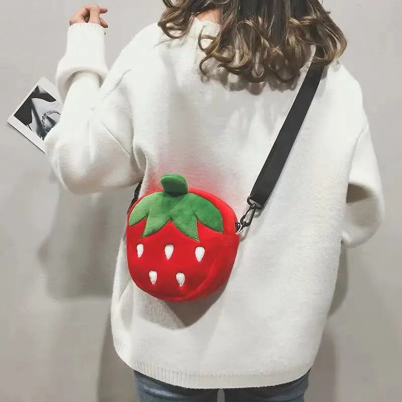 PLUSH CUTE STRAWBERRY BAG BY42301