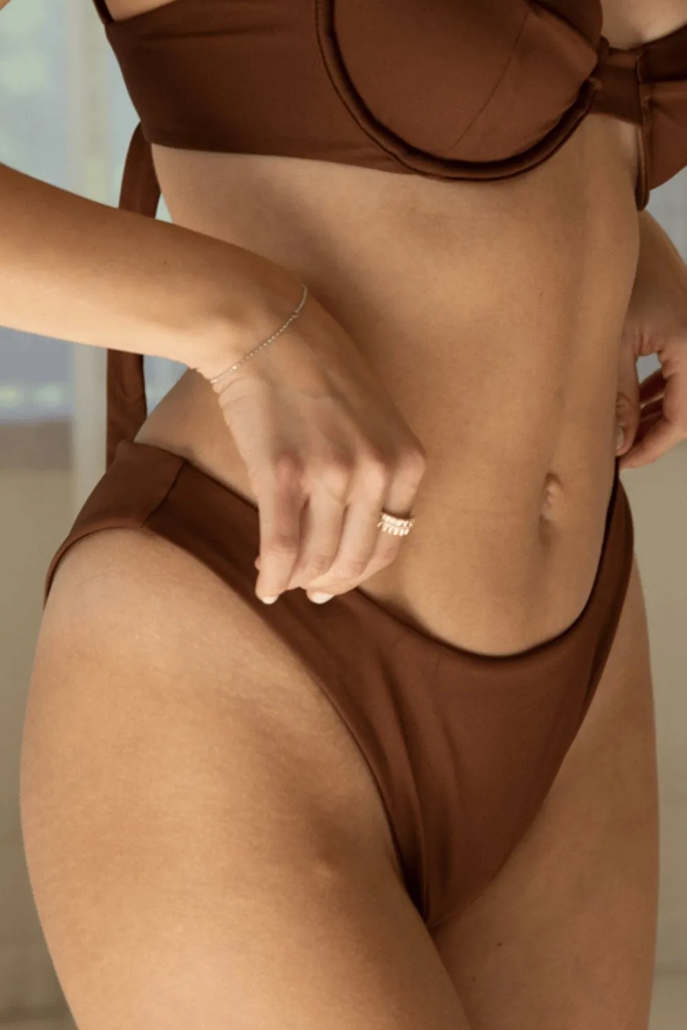 The Sleek Scrunch Bottoms - Espresso Brown