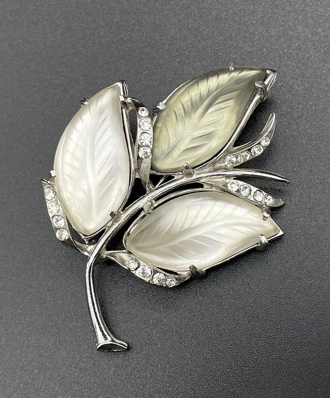 【USA輸入】 ヴィンテージ FLORENZA リーフ フロストガラス ブローチ/Vintage FLORENZA Leaf Frosted Glass Brooch