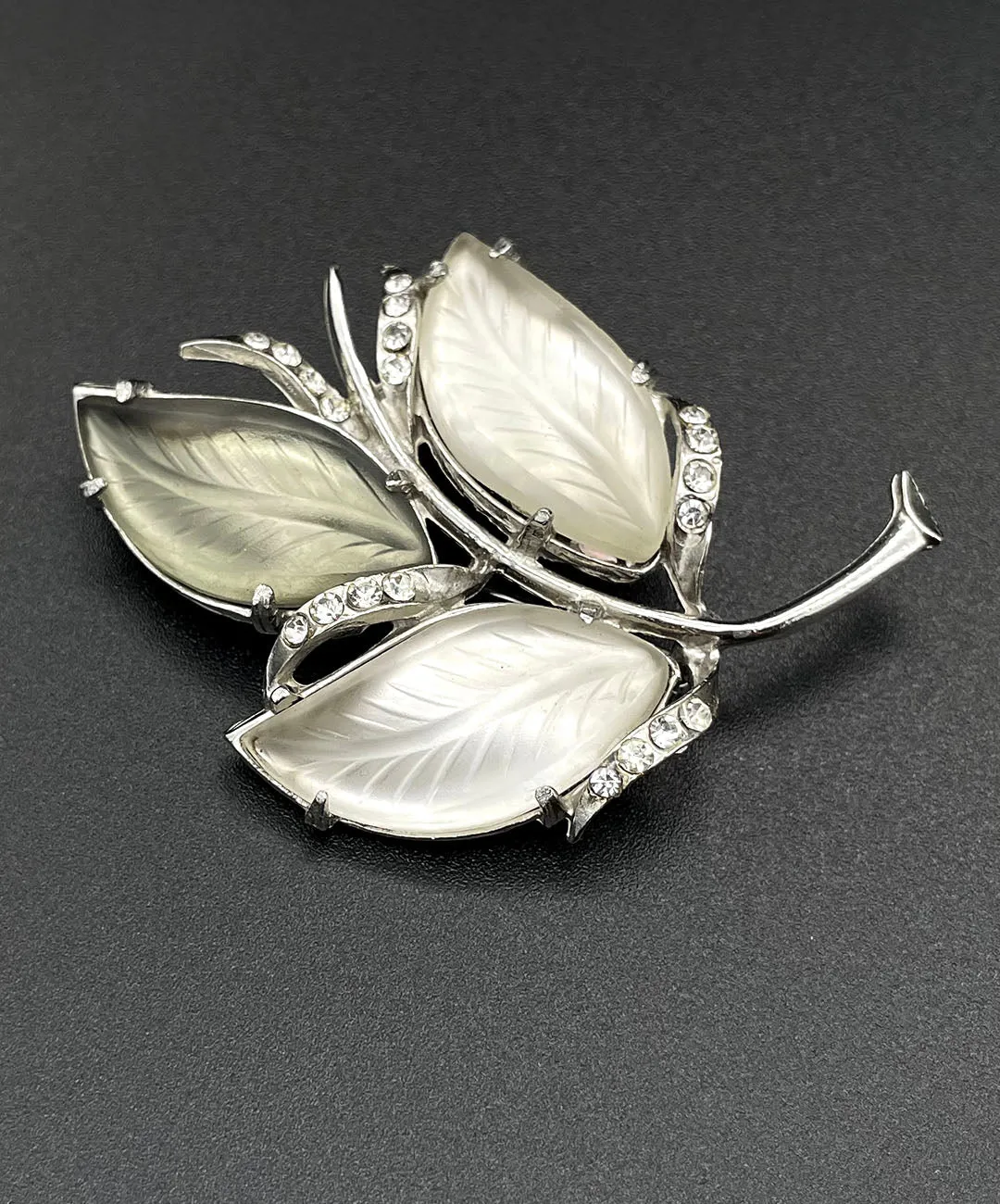 【USA輸入】 ヴィンテージ FLORENZA リーフ フロストガラス ブローチ/Vintage FLORENZA Leaf Frosted Glass Brooch