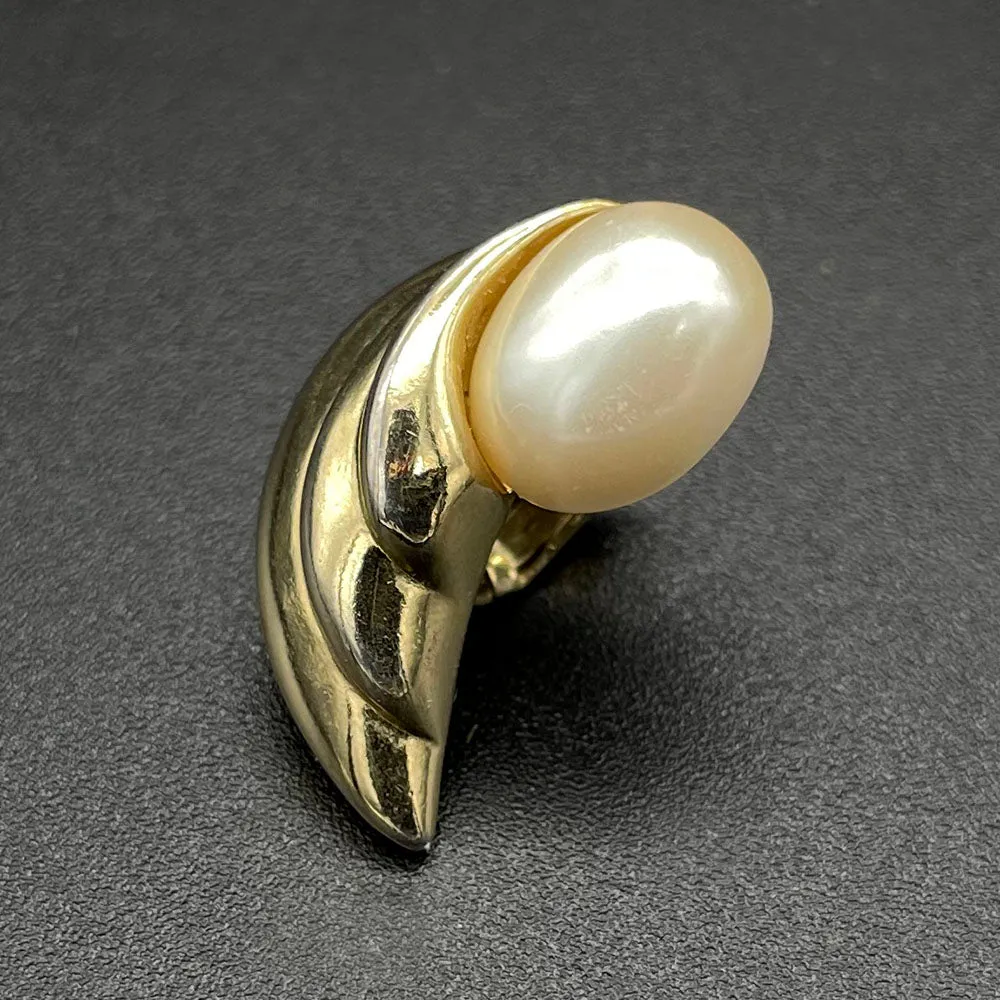 【USA輸入】 (片耳) ヴィンテージ TRIFARI パール イヤリング/(For One Ear)Vintage TRIFARI Pearl Clip On Earrings