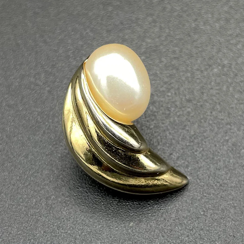 【USA輸入】 (片耳) ヴィンテージ TRIFARI パール イヤリング/(For One Ear)Vintage TRIFARI Pearl Clip On Earrings