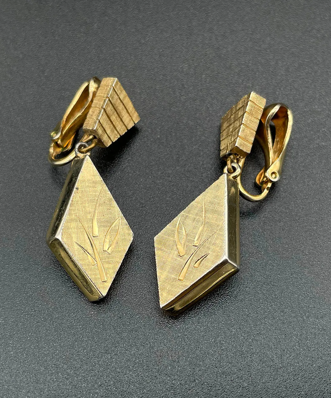 【USA輸入】ヴィンテージ KRAMER リーフ イヤリング/Vintage KRAMER Leaf Clip On Earrings