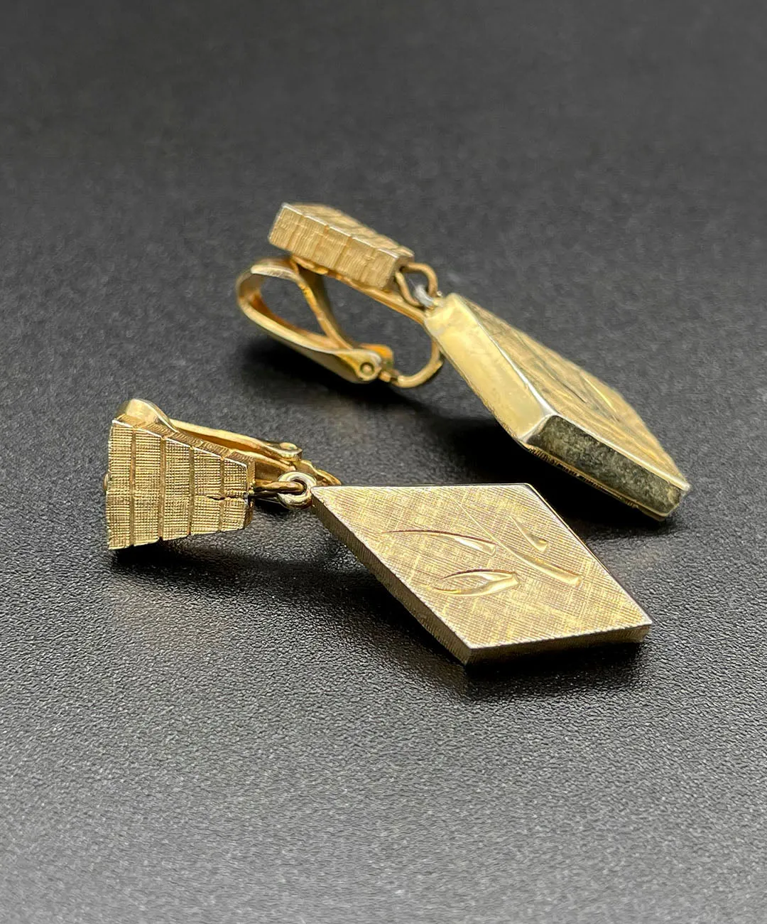 【USA輸入】ヴィンテージ KRAMER リーフ イヤリング/Vintage KRAMER Leaf Clip On Earrings