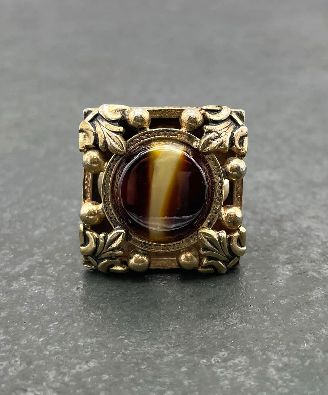 【USA輸入】ヴィンテージ WHITING & DAVIS ブラウン ガラス リング/Vintage WHITING & DAVIS Brown Glass Ring