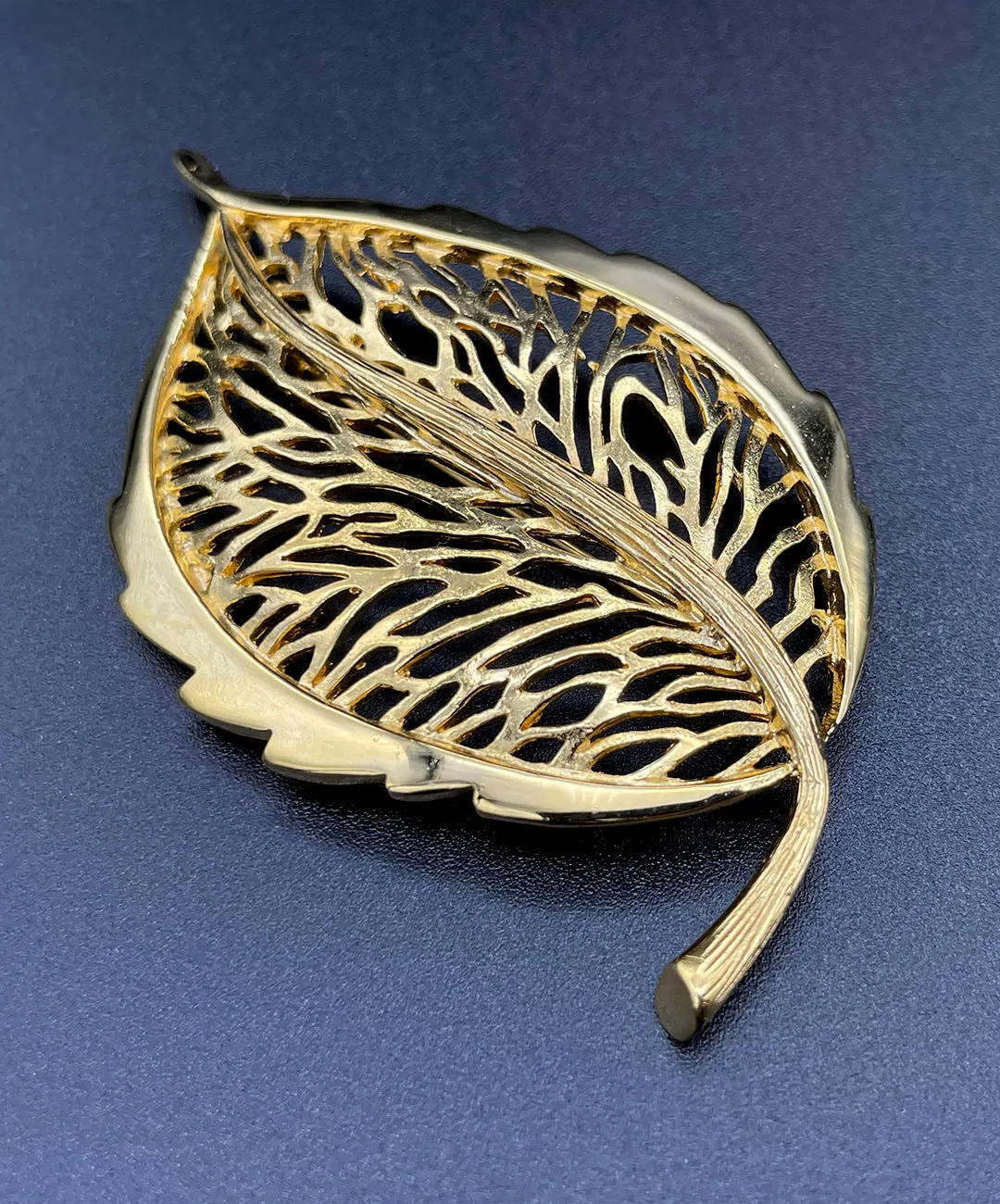 【フランス輸入】ヴィンテージ SPHINX オープンワーク リーフ ブローチ/Vintage SPHINX Openwork Leaf Brooch