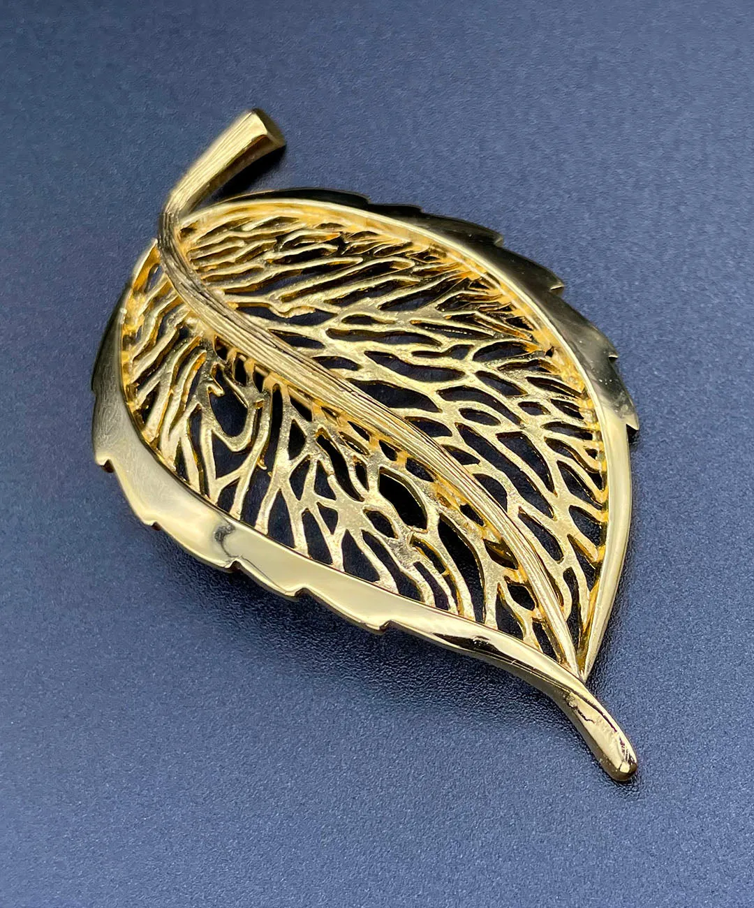 【フランス輸入】ヴィンテージ SPHINX オープンワーク リーフ ブローチ/Vintage SPHINX Openwork Leaf Brooch