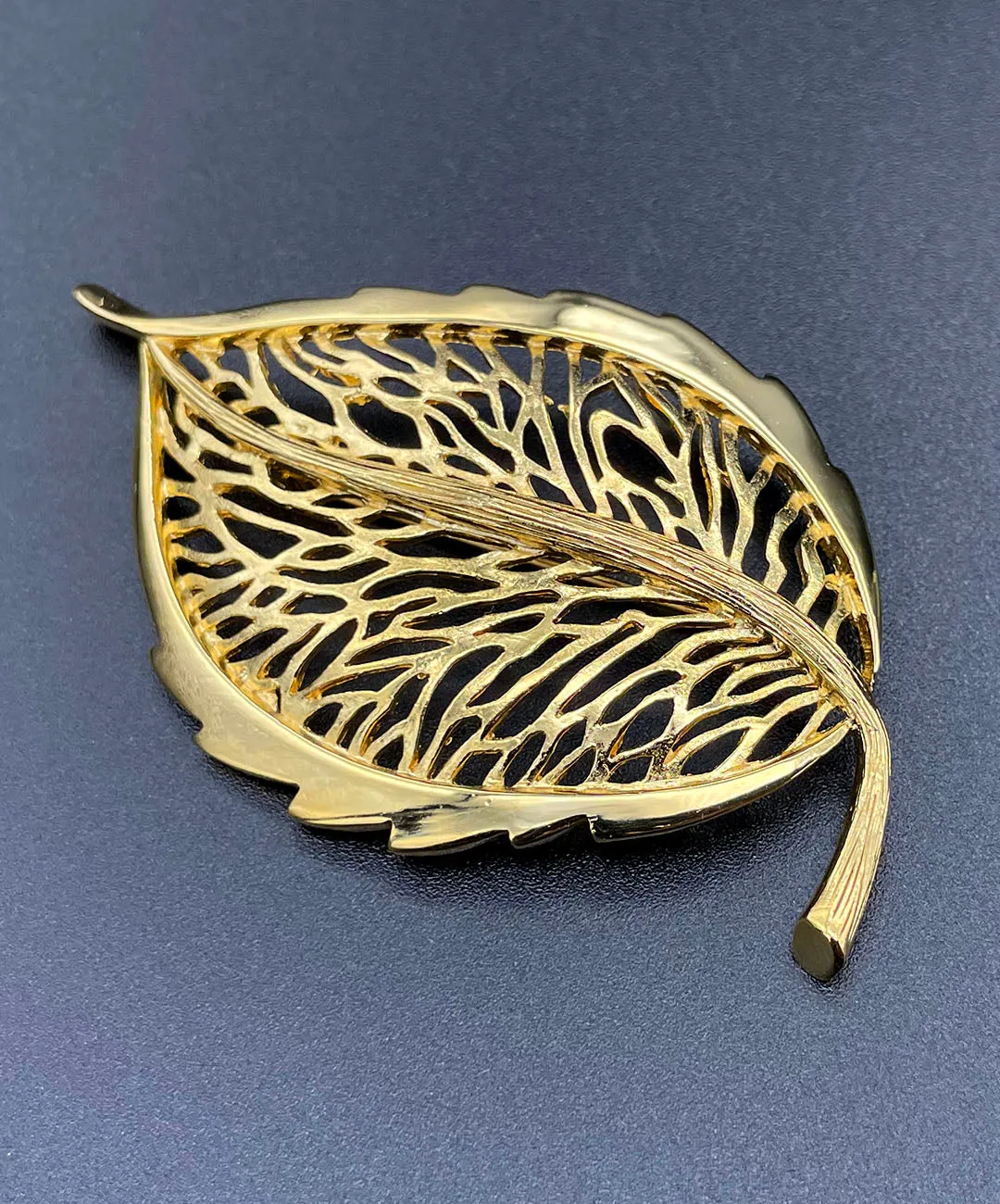 【フランス輸入】ヴィンテージ SPHINX オープンワーク リーフ ブローチ/Vintage SPHINX Openwork Leaf Brooch